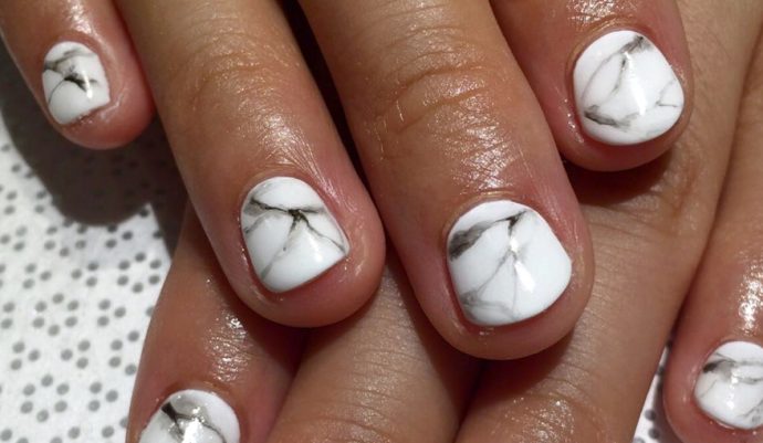 marble nail art | Le Chic Street